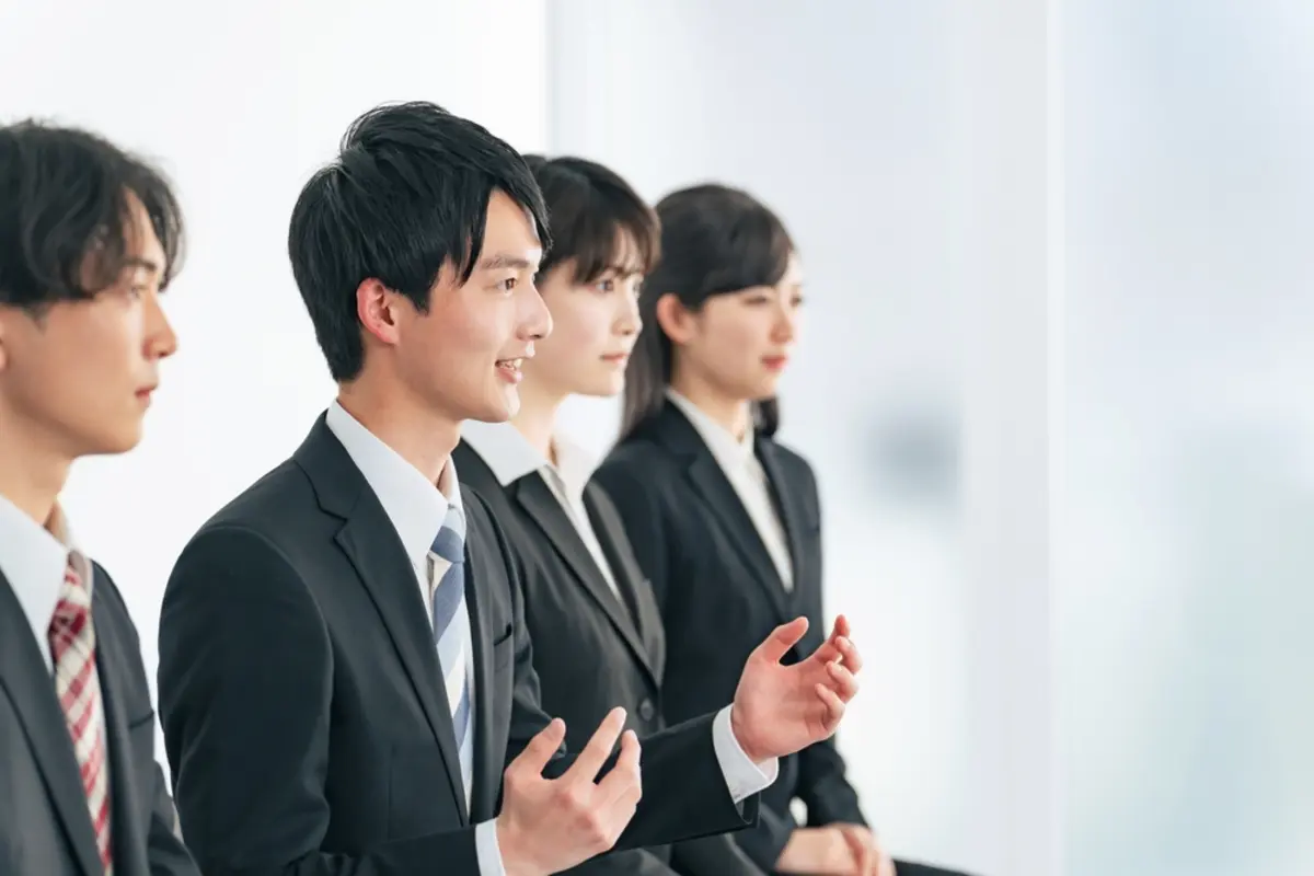 子どもが来年就活予定で「15万円くらいかかるかも」と言われ驚きました。地方から都内の企業を受ける場合、そんなに費用がかかるのでしょうか？