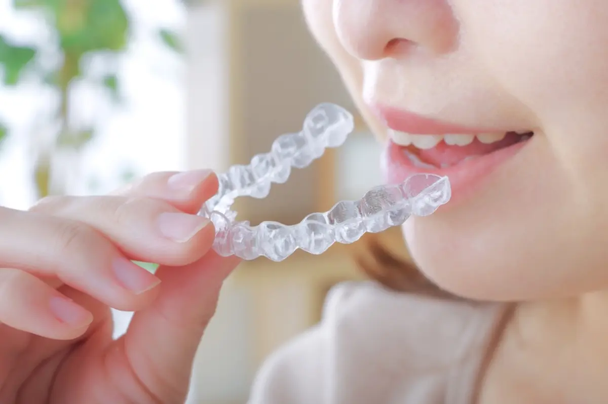 「マウスピース矯正”990円”から始められる」という広告を発見！ 矯正に興味があるのですが、最終的にどのくらいの金額がかかりますか？