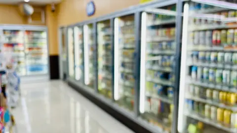 「たった150円だから」と、毎日コンビニで飲み物を買う夫。気づけば月5000円以上!? やめたらどれくらい節約できるのか解説！