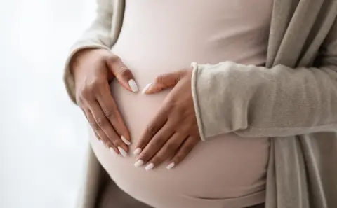 育休中の同僚から「産休中は、厚生年金も国民年金も保険料が免除される」と聞きました。将来の年金は減らないのでしょうか？