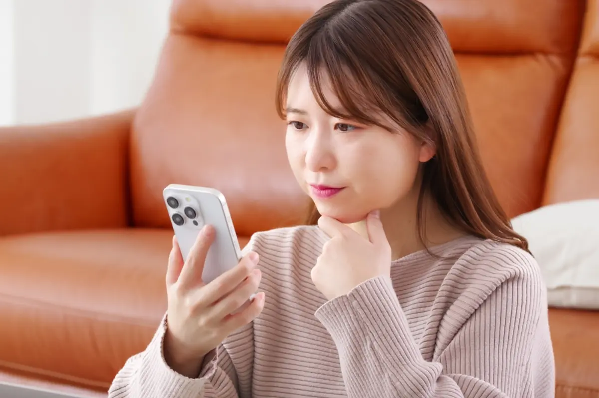 婚活で「年収320万円」の男性と交際中。「ぜいたく嫌い・貯金多め」とのことだけど、共働き“世帯年収800万円”なら問題ない？ 平均年収・支出をあわせて確認