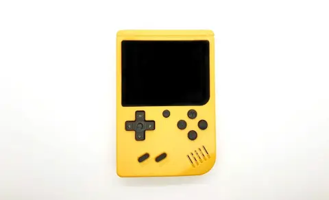 実家を整理していたら限定品の「ゲームボーイ」を発見！友人が「5万円くらいで売れるよ」と言っていたのですが、本当でしょうか？