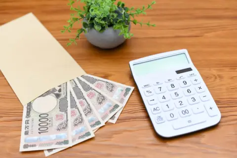 夫から毎月振り込まれる生活費。切り詰めて余った分を「タンス預金」として老後のために貯金しているのですが、私の口座に入っていたお金なので問題ないですよね？