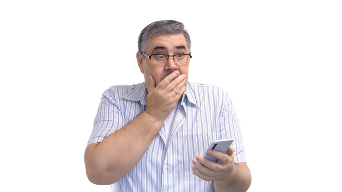 父が買った宝くじが「1000万円」の高額当せん！ 私に「200万円」くれるそうですが、宝くじは“非課税”ですよね？ 税金がかかる場合もあるのでしょうか？