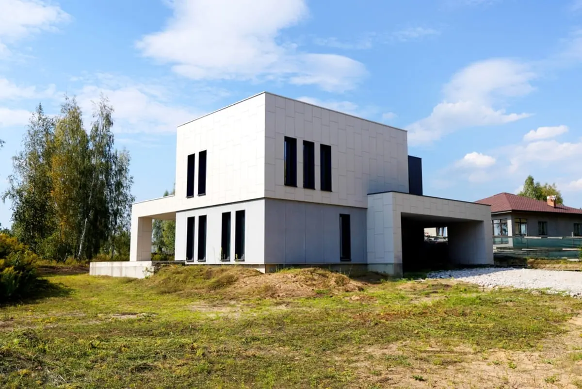 兄が私たち夫婦の敷地内に「3500万円」の注文住宅を建てたいとのこと…兄弟間で「相続トラブル」が起きたらどうする？考えられるトラブルとその対処法