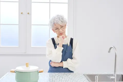 「年金月25万円」でも赤字!? 老後夫婦が直面する貯金が減り続ける理由とは