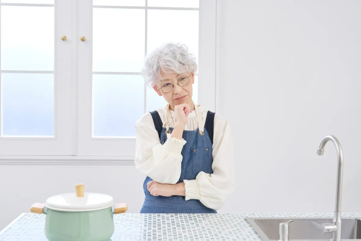 「年金月25万円」でも赤字!? 老後夫婦が直面する貯金が減り続ける理由とは