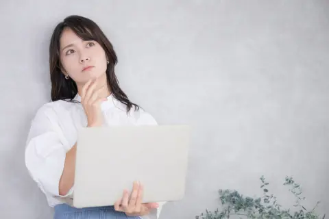 仕事を辞めて収入が減ったので国民年金の「免除制度」を申請したら断られた！一人暮らしをしていても、両親が働いていたら対象外なの？