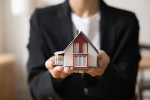 子どもが独立したのでマイホームが広すぎる…！ 30年前と比べて地価が倍増しているので、売って「老後資金の足し」にしたいのですが、注意点はありますか？