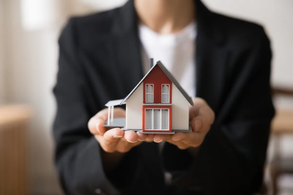 子どもが独立したのでマイホームが広すぎる…！ 30年前と比べて地価が倍増しているので、売って「老後資金の足し」にしたいのですが、注意点はありますか？