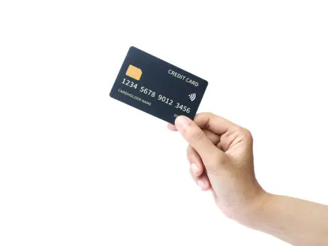 「ブラックカード」は「年収1000万円以上」から持てると聞きました。「夫600万円、妻400万円」のわが家は審査に通らないのでしょうか？