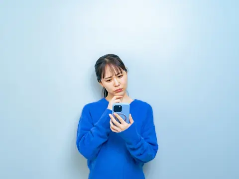 「Wi-Fi無料」と書かれた物件に引っ越したのに、「通信費」がかかっていました。「Wi-Fi完備」と「Wi-Fi無料」は何が違うのですか？