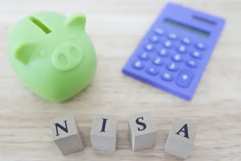 毎日の「ビール1本」を我慢してNISAで投資すれば、30年後には「ベンツ」が買える!? 毎日240円を“5％で運用”するとどうなるかFPが解説