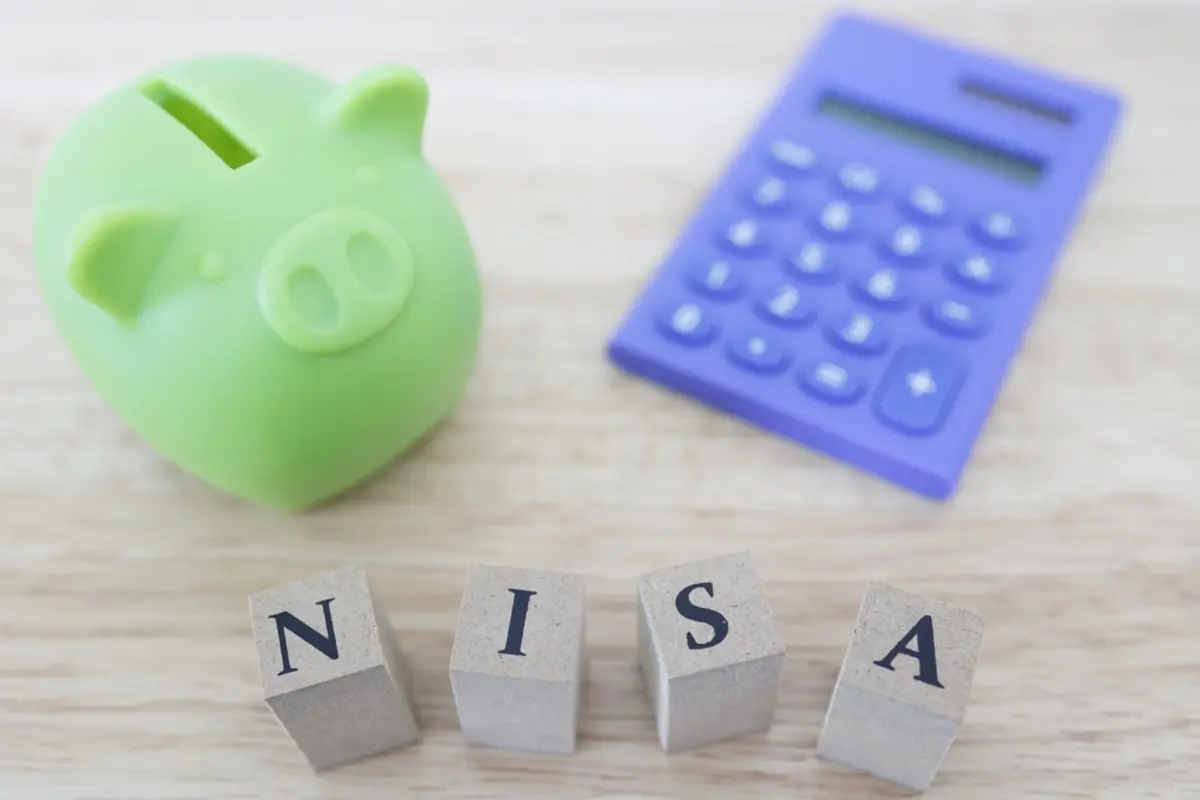 毎日の「ビール1本」を我慢してNISAで投資すれば、30年後には「ベンツ」が買える!? 毎日240円を“5％で運用”するとどうなるかFPが解説