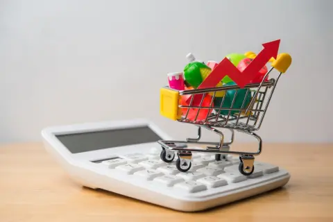 会社員共働きの我が家。生活スタイルが変えられず、ひと月の食費が「10万円」超え！”自炊をせず”に節約する方法はありますか？