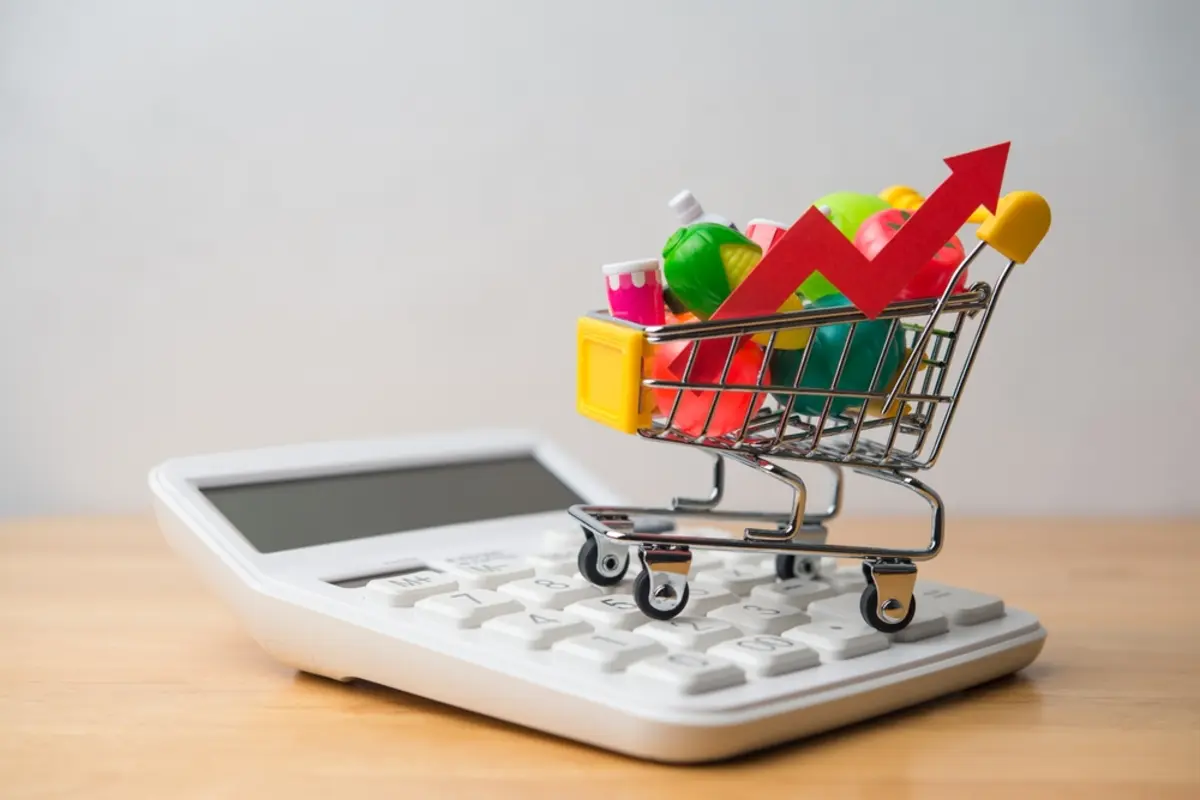 会社員共働きの我が家。生活スタイルが変えられず、ひと月の食費が「10万円」超え！”自炊をせず”に節約する方法はありますか？