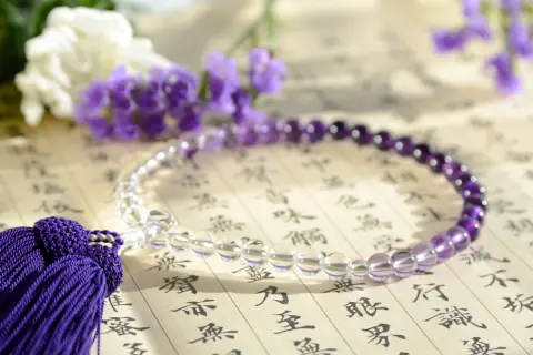 父が亡くなりました。葬儀費用や税金の支払いがあるので“口座が凍結”される前に少しずつお金を引き出しておいても問題ないでしょうか？