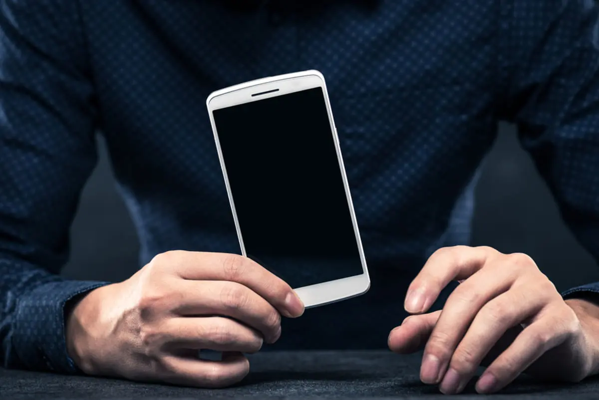 子どもと一緒に「家族4人」で“iPhone買い替え”を検討中！ 見積もりだと「約50万円」かかるらしくビックリ！ まとめて「20万円」以内に抑える方法はある？