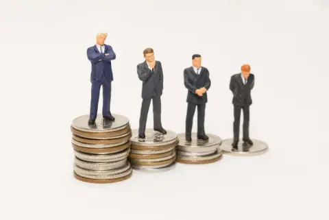 日本は平均年収「460万円」の一方、実態は「半数が400万円以下」という厳しい現実！ 格差が広がる理由とは？ 統計をもとに“格差社会の実情”を解説