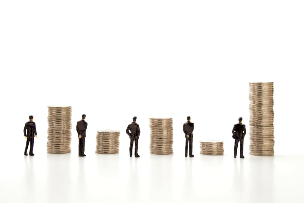 理想の年収は「500万円以上」が6割超え！では、日本の“現実の平均年収”はいくら？