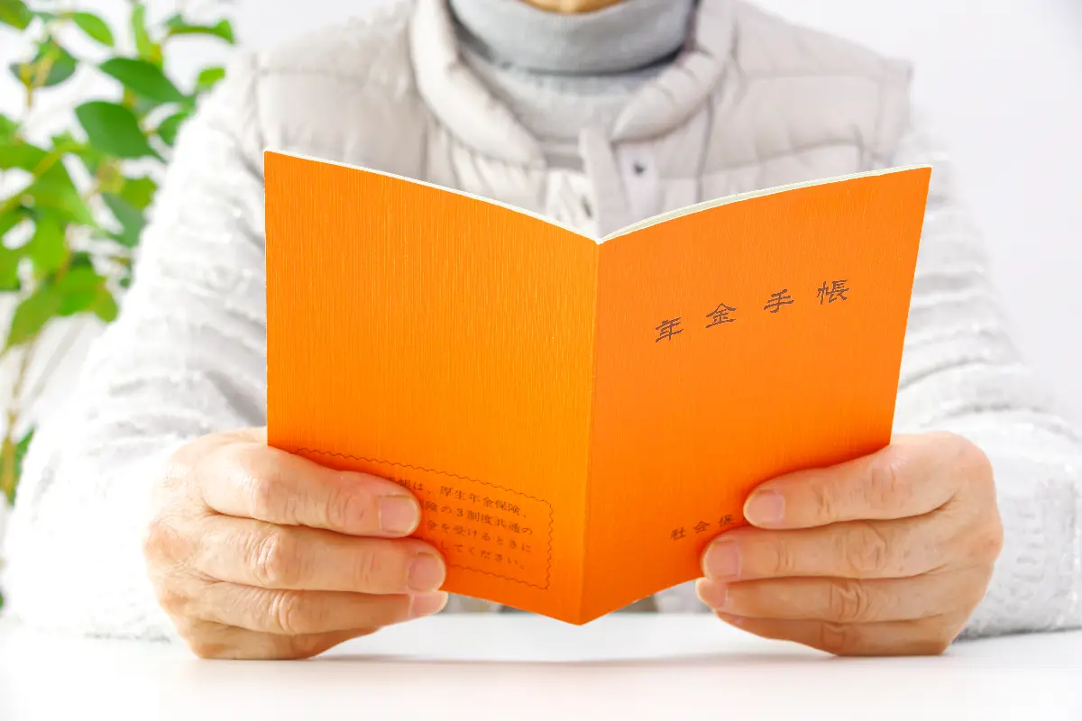 「年金手帳」をなくしてしまった！再発行はできないって本当!? 年金受給開始の際に“不都合”などあるのでしょうか…？