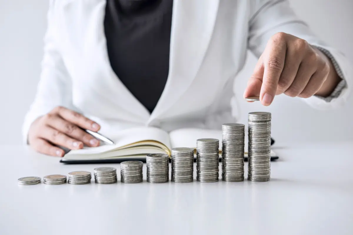 40代の自営業で将来の年金額が少ない予定です。“老後資金2000万円”を目標に貯金すれば、生活に困らないでしょうか？