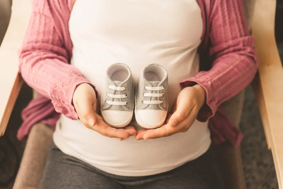 出産は保険適用外で「50万円」かかると聞き、不安です。妻と「そろそろ子どもを…」と話していますが、実際の医療費や公的支援はどのくらいでしょうか？