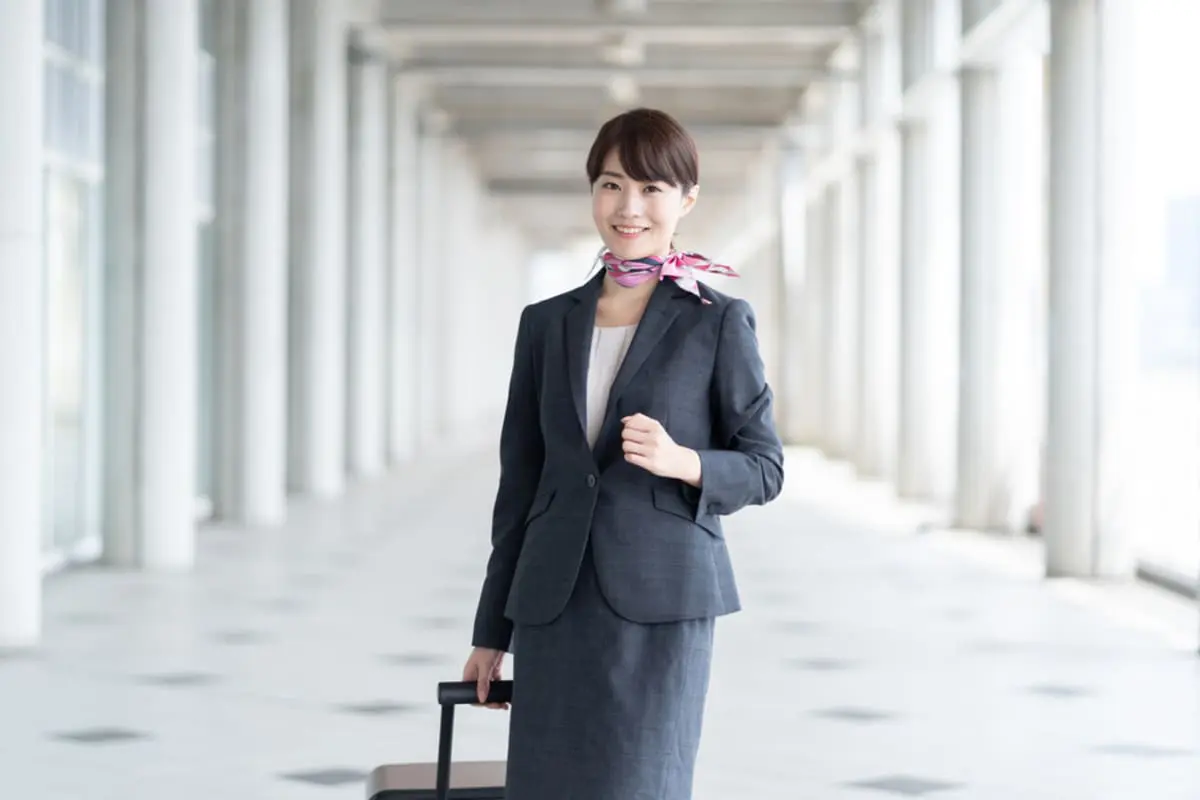 旅行をきっかけに、子どもが「客室乗務員になりたい」と言うようになりました。進路を考えるうえで、「年収水準」はどのくらいでしょうか？