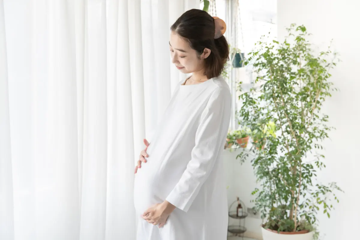 もうすぐ子どもが生まれます。夫婦の年収は同じくらいなのですが、妻の扶養に入れている人が周りにいないので、やはり私（夫）の扶養に入れるべきでしょうか？