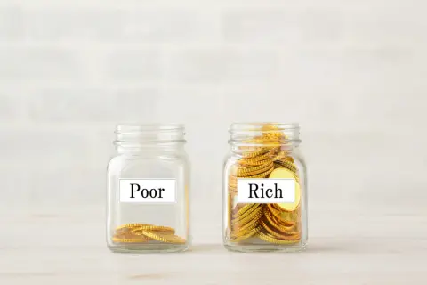 二人以上の世帯の平均貯蓄額は「1984万円」！しかし約7割が平均以下!?中央値はどれくらいなの？