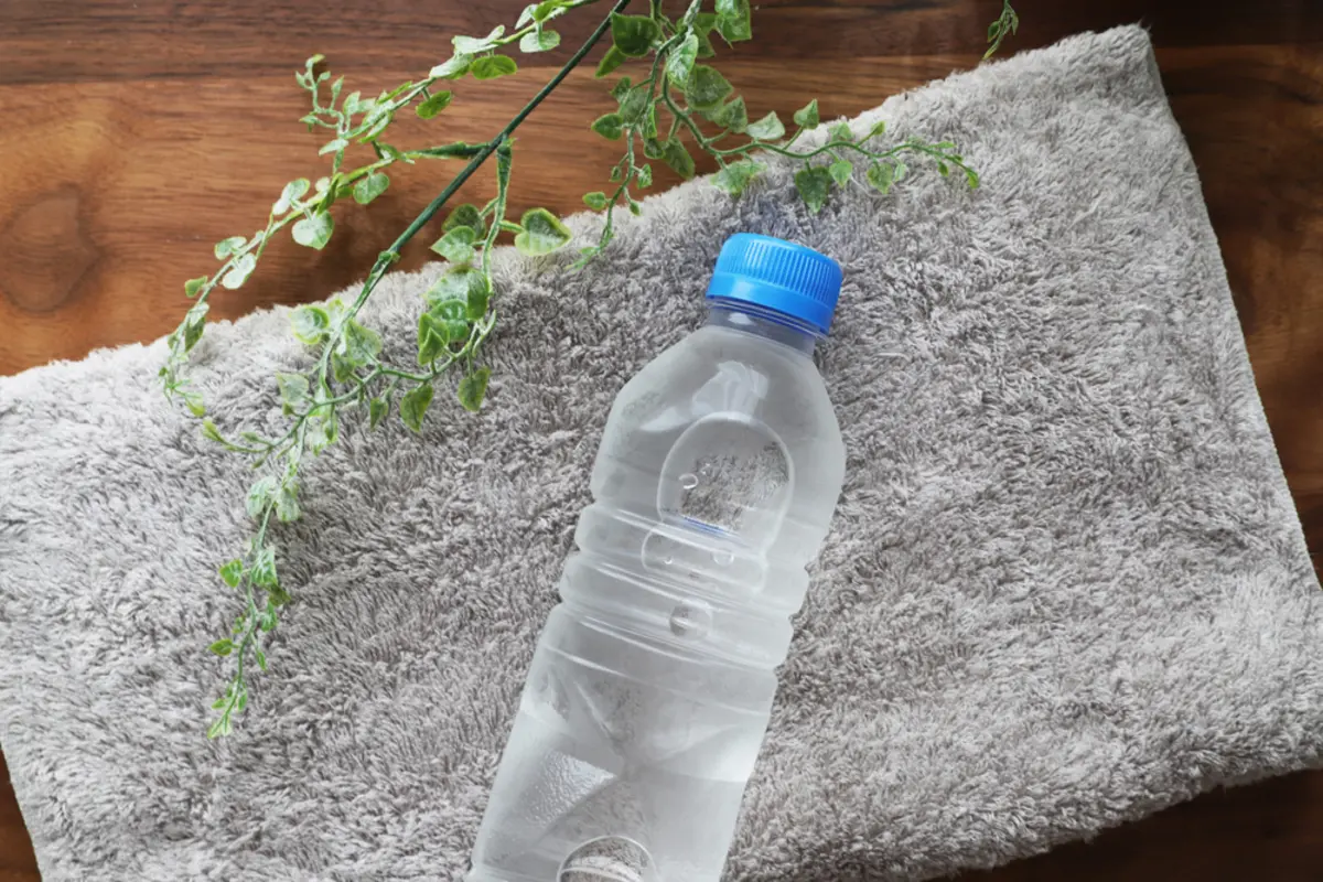 毎日500mlの水を買って通勤しています。妻から「ウォーターサーバーの方が安いのでは？」と言われたのですが、月の費用はどれくらい違うのでしょうか？