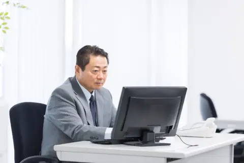 念願の課長職へ昇進！ でも、給料は月5万円しか上がらないようです…少ないように感じるのですが、これが普通でしょうか？