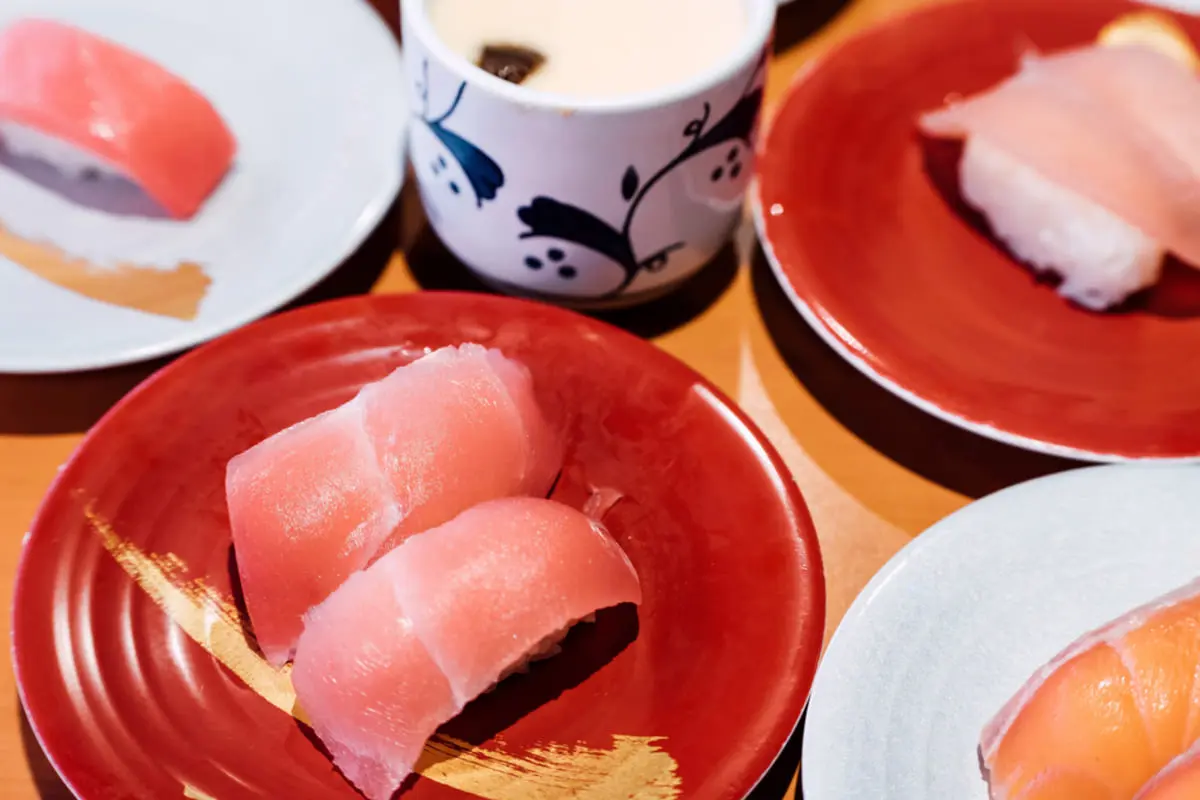 「お寿司をお腹いっぱい食べたい！」女性は平均「5～9皿」だけど、男性は何皿食べてる？「かっぱ寿司・スシロー・銚子丸」での価格を比較