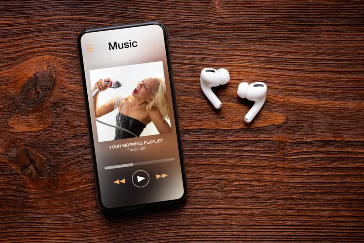 「好きなバンドだけど、お金払ってない」という息子の発言に衝撃！ サブスク世代の若者は、本当に「CD」を買わなくなった？ データをもとに解説