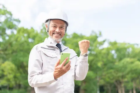 67歳の父に「スキマバイト」の「アプリ登録」を頼まれました。60代でも働けるのでしょうか？「シルバー人材センター」とどちらが稼げますか？