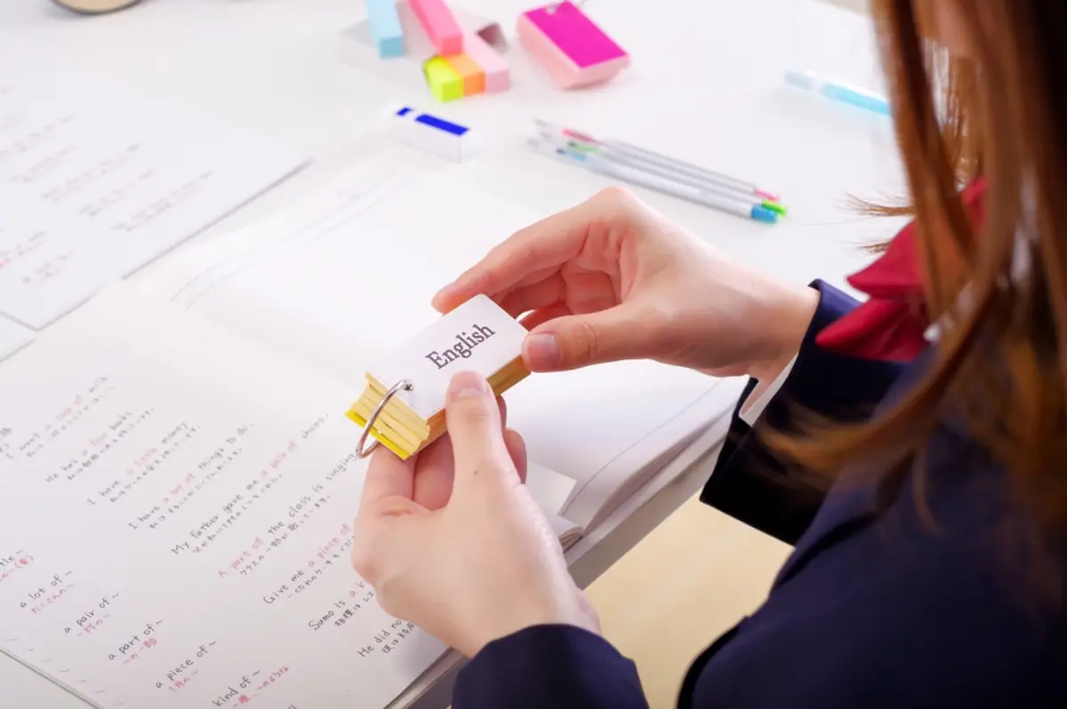 中学生の娘が私立高校を受験します。授業料無償化の制度には所得制限があると聞きましたが、「世帯年収が900万円」のわが家は対象になるでしょうか？