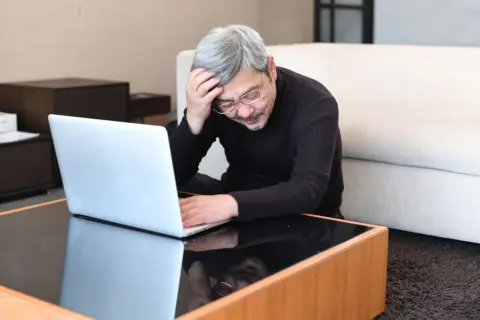 夏休みに孫たちが帰省して「7万円」の出費…！2ヶ月ごとの年金支給だとやりくりが大変なのですが、毎月もらうことはできないの？