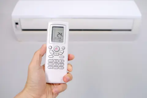 「入り切りするより安いから」と24時間エアコンを稼働しています。日中は仕事で家にいないのですが、それでもつけていた方がいいの？