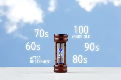 年収300万円・昇進見込みなし…会社員が「NISAで月3万円」を“年利3％”で積み立てたら？ 退職金を含めた“リアルな生活設計”を試算