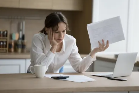 父の遺品から「ゴルフ会員権」が出てきた！でも毎年「5万円」の年会費の請求が…これって負の遺産？