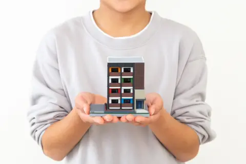 超富裕層が入居するという「高級シニアレジデンス」。費用はかなり高額だと思いますが、実際どのくらいの資産がある方が入るのでしょうか？