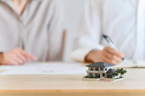 母が「家を娘名義にしておけば相続税がかからない」と言っていますが、それって本当なのでしょうか？