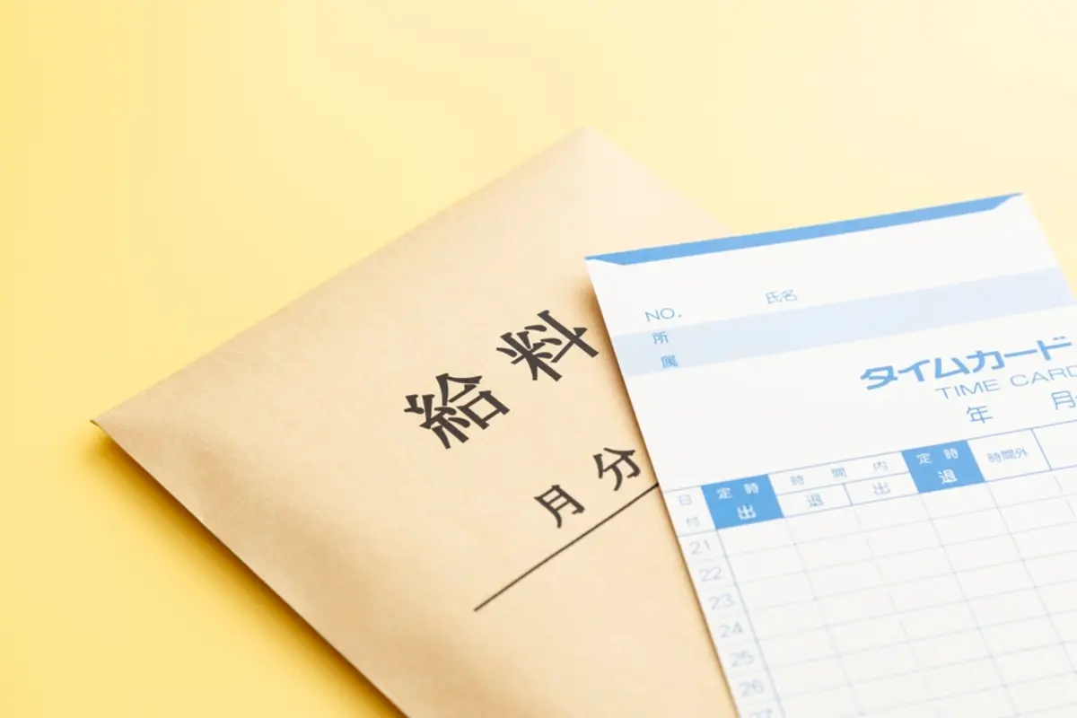 派遣社員「時給1900円」で働く娘。「残業もないしラク」とのことですが、このまま“正社員”にならず大丈夫でしょうか？「生涯賃金」やメリット・デメリットを比較