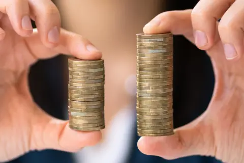 同僚と私は「1万円」しか年収は変わらないのに社会保険料は年間「3万円程度」私が高いです。なぜでしょうか？