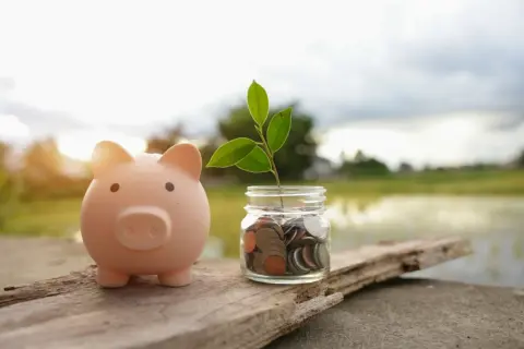 世帯年収1000万円の家庭は見かけるけれど、「個人年収」が1000万円を超えている人はどのくらいいる？