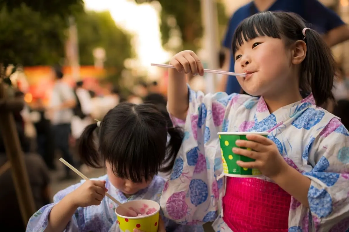 小5の子どもが友だち同士で“お祭り”に行く予定です。お小遣いはどのくらい渡すのがちょうどいいと思いますか？