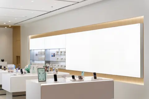 「iPhone 16eを100円未満で買えた」と言う友人。追加料金は本当にかからないのでしょうか？