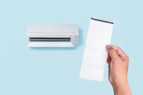 残暑が厳しいこの時期、エアコンの設定温度を1度下げるのと、風量を「強」にするのとでは、どちらが電気代を抑えられるのでしょうか？