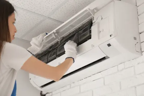 エアコンの「フィルター掃除」をしないと、電気代「年1万円」の損!? 週1の“ひと手間”で、エアコン代が激変する理由とは