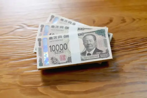 帰省時に父から「現金200万円」の生前贈与！「タンス預金だから税金は大丈夫」と言いますが、本当ですか？ 税務署に指摘されないか心配ですが、課税される場合いくらかかるのでしょうか？